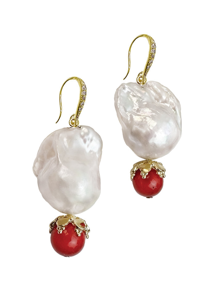 Perfect for both casual and formal occasions, these earrings effortlessly blend classic and contemporary style.