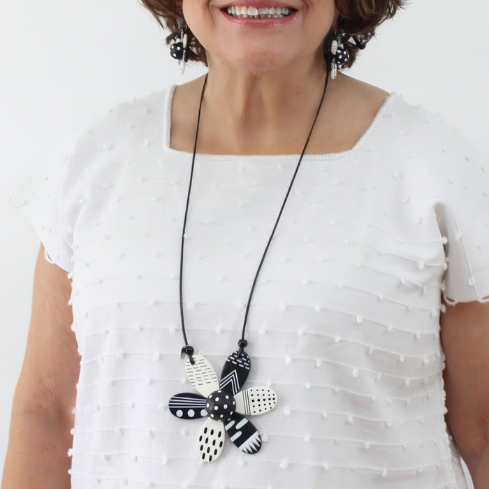 Black and White Garden Flower Pendant Necklace