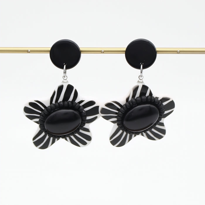Black Blossom Daisy Earrings