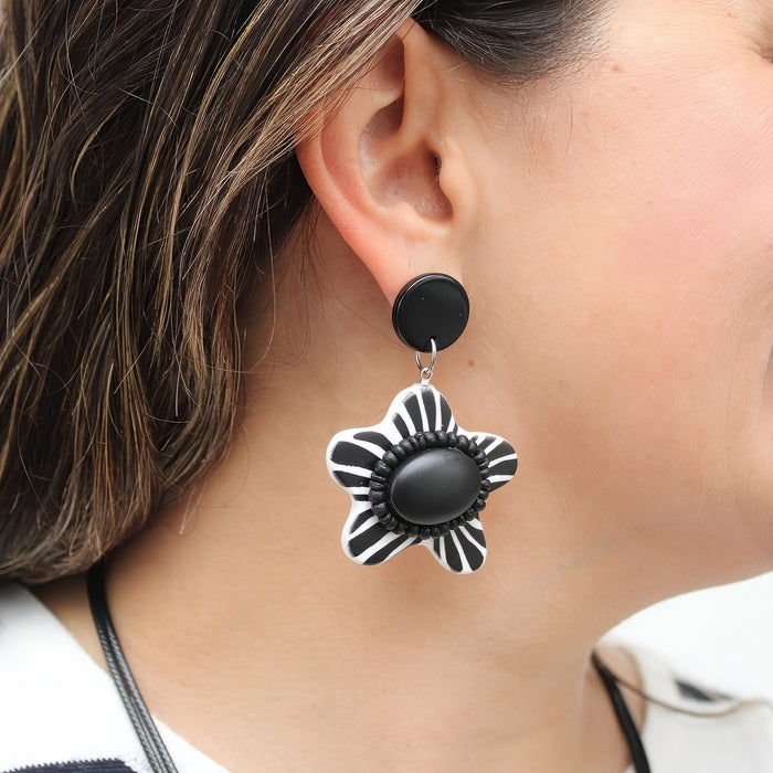 Black Blossom Daisy Earrings