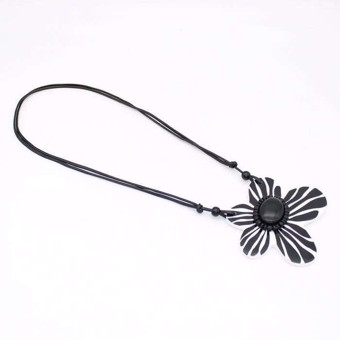 Black Bumble Blossom Daisy Pendant