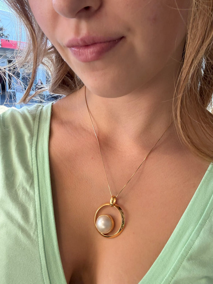 Cable Beach Full Moon Mabe Pearl Pendant Gold | Gold Freshwater Pearl Pendant