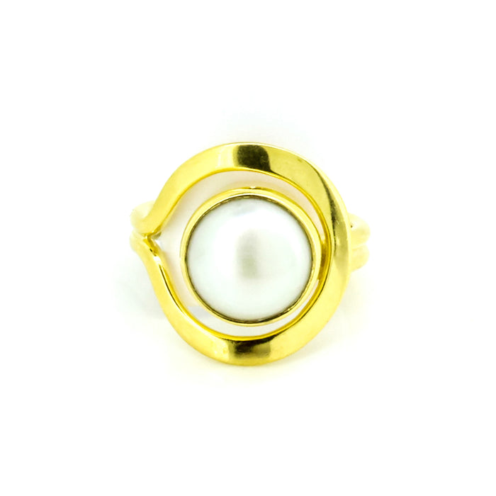 gold pearl ring with pearl