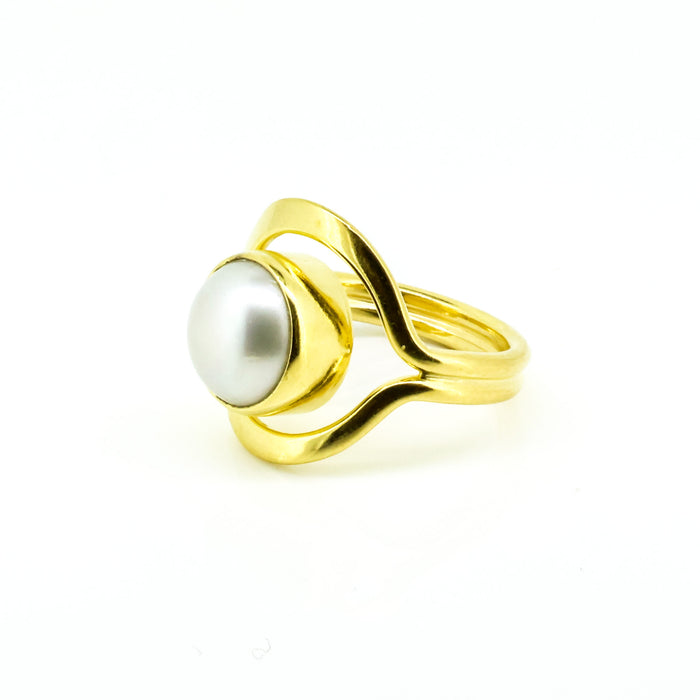gold pearl ring with pearl