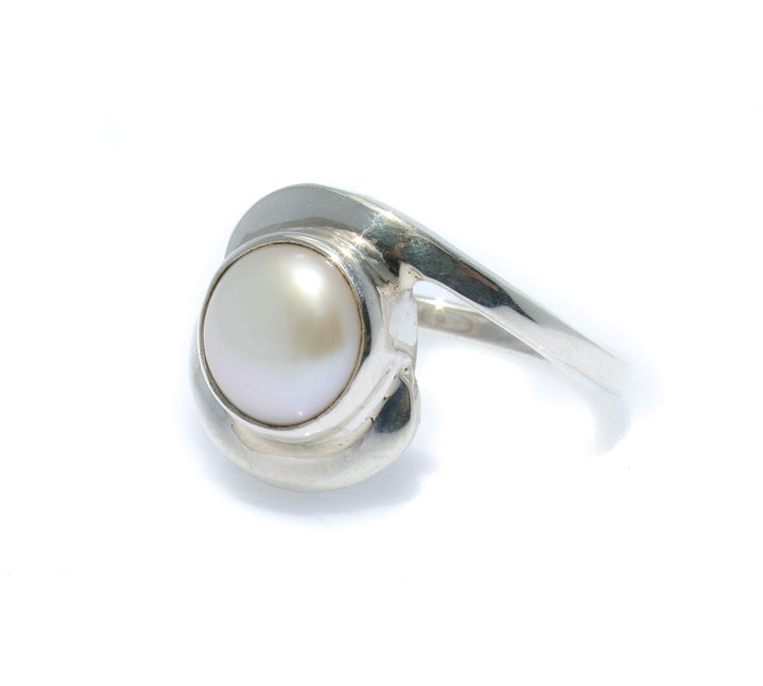 silver pearl ring