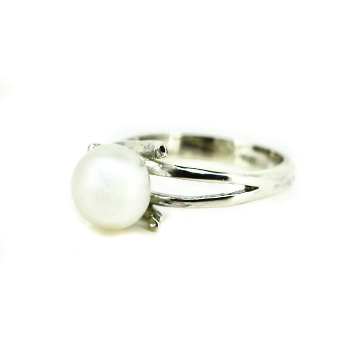 Classic White Pearl Ring Silver