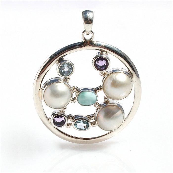 Mabe  pendant