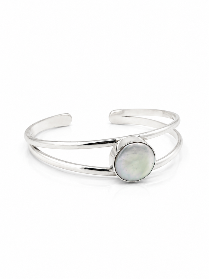 Bezel pearl silver cuff