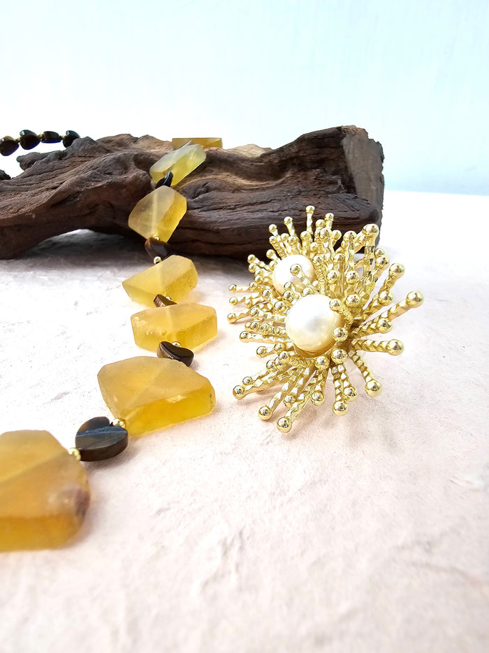 Flower Setting With Freshwater Pearls Stud Earrings QE002