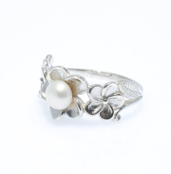 frangipani flower ring with pearl
