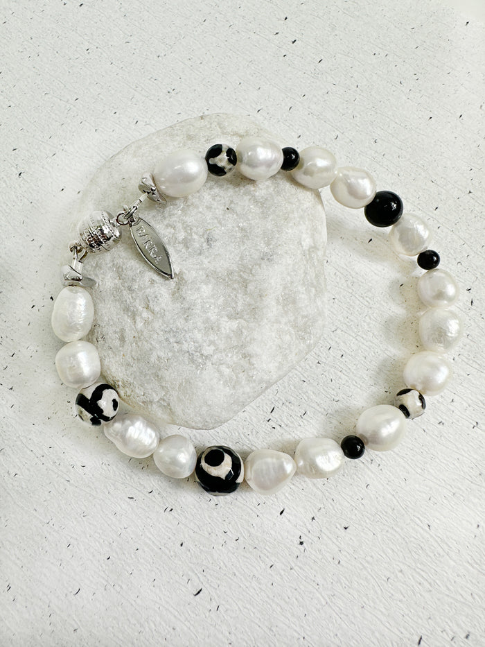 Freshwater Pearls With Black Dzi Agate Men's Bracelet MEB03