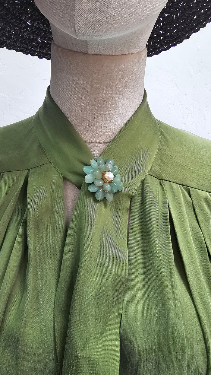 Handcrafted Flower Shaped Aventurine Brooch QP003