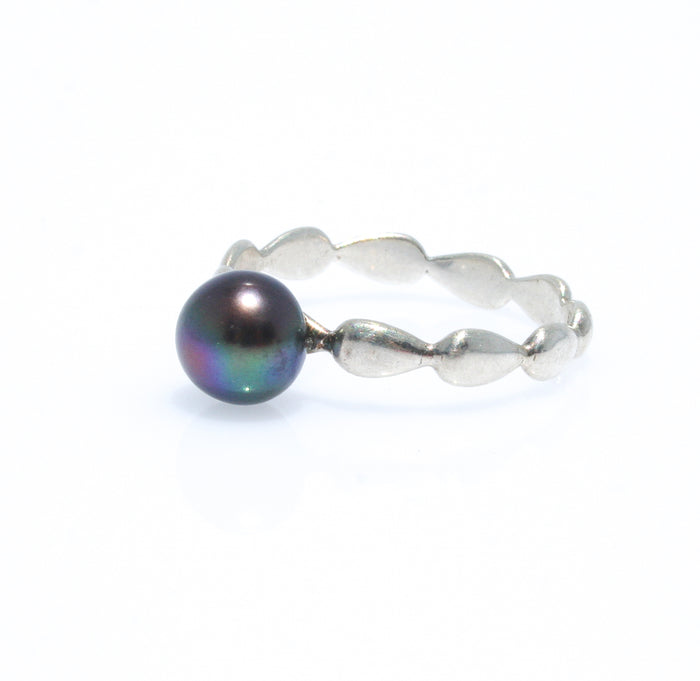 black pearl ring