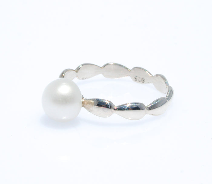 Harmony White Pearl Ring Silver