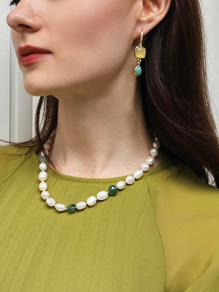 Irregular Freshwater Pearls With Heart Shaped Green Aventurine Necklace PN064