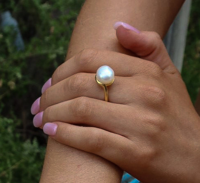 gold ring with keshi pearl