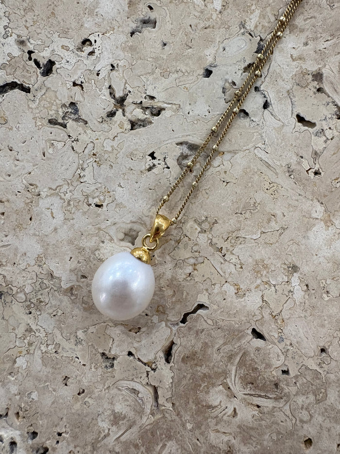 Keshi pearl pendant in gold vermeil over 925 sterling silver