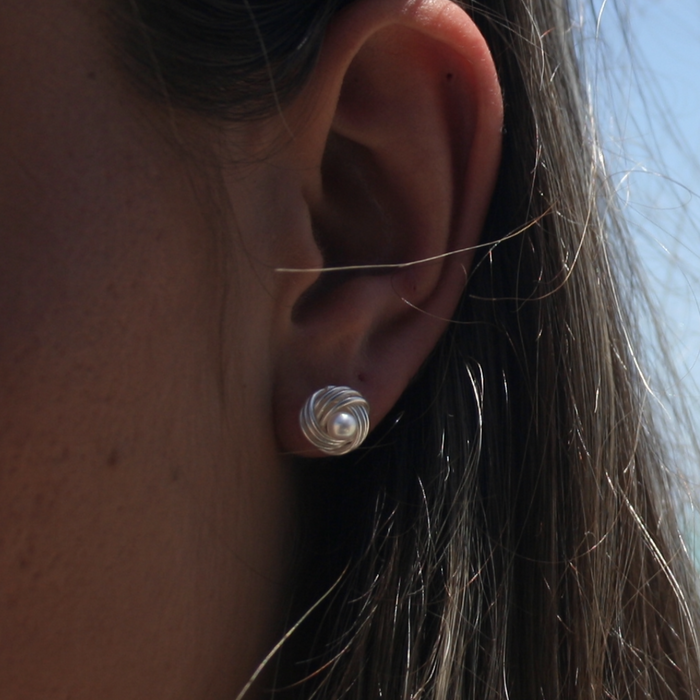 knot pearl studs