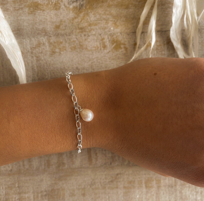 sterling silver bracelet with a dainty pearl