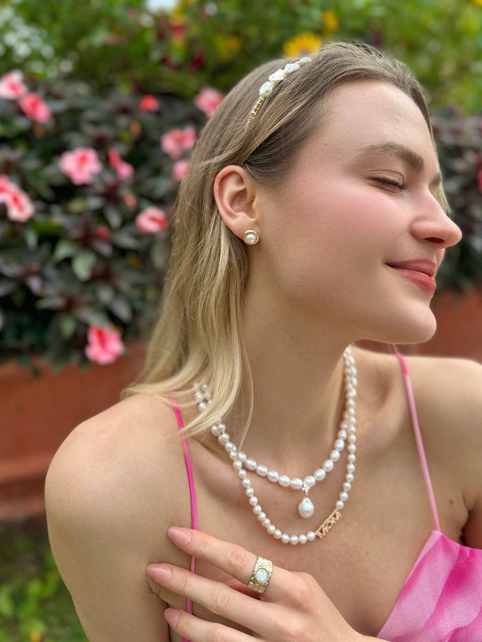 Minimalist Round Freshwater Pearls Stud Earrings LE039 - FARRA