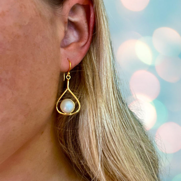 New Moon Mabe White Pearl Earrings Gold