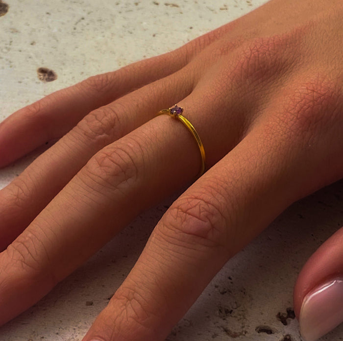 dainty gold ring with purple amethyst gemstone