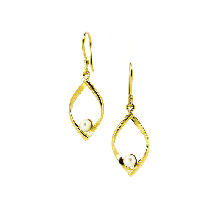 Oceanic Diamonds Pearl Earrings gold vermeil freshwater pearl drop earrings designed in Broome Australia