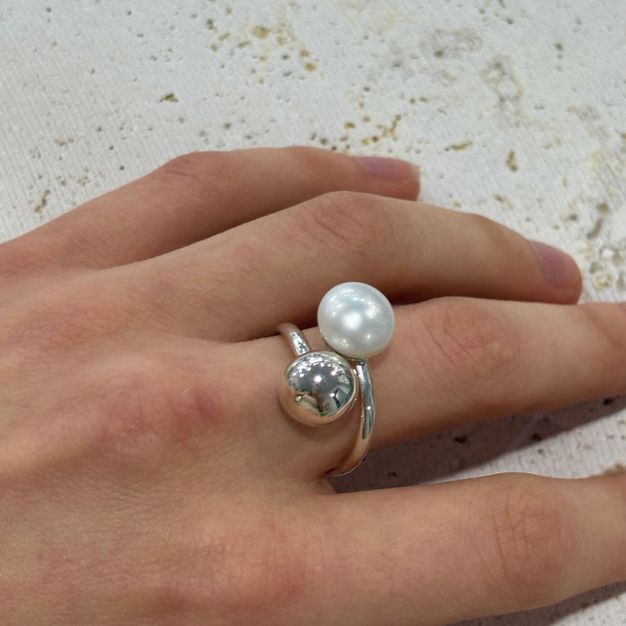 freshwater pearl ring in silver