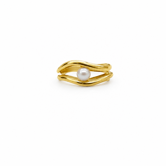 Gold vermeil wave ring with a central white pearl