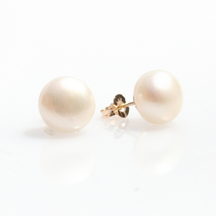 gold pearl studs