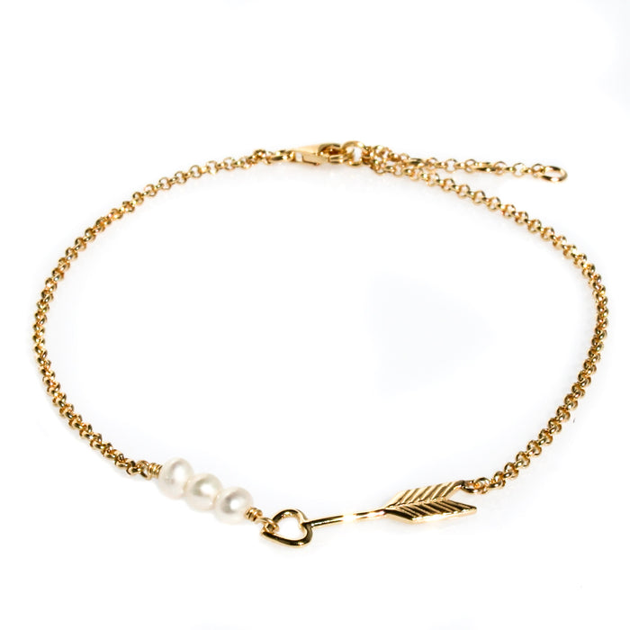 Pearl Tide Arrow anklet in gold vermeil with freshwater pearls