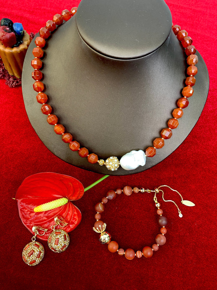 Red Agate With Baroque Pearl Short Necklace HN034 - FARRA