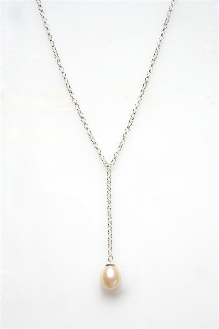 Ricki Pearl Necklace in 925 sterling silver featuring genuine freshwater pearls