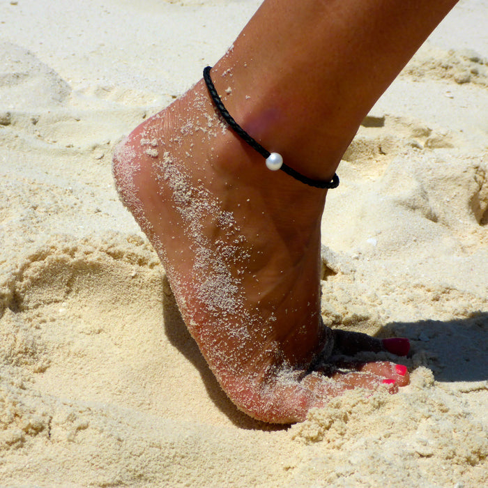 Black braid anklet with singular pearl