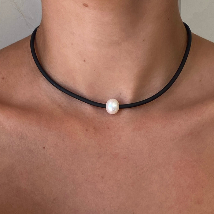 Sandswept Shores Pearl Neoprene Necklace