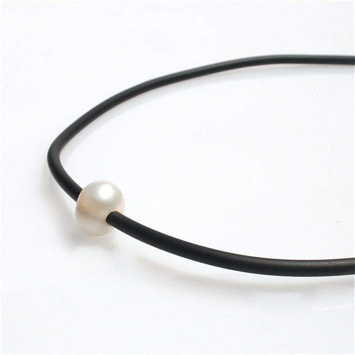 Sandswept Shores Pearl Neoprene Necklace
