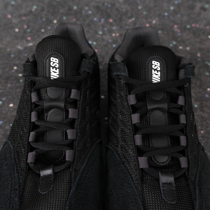 Nike SB Vertebrae - Black/Gum