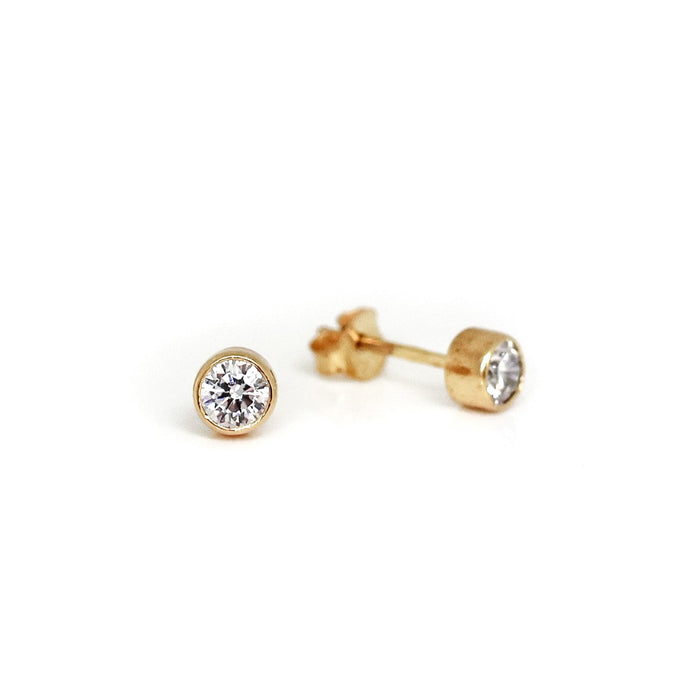 Sea Sparkle Cubic Zirconia Studs Gold 4mm