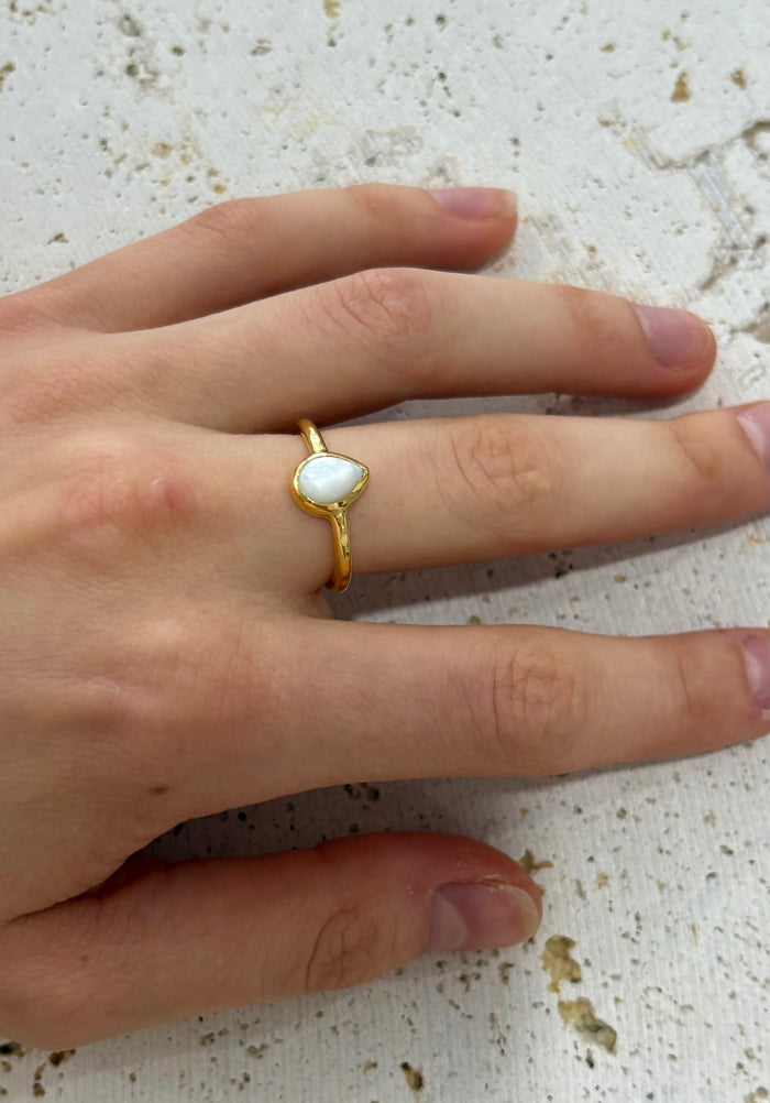 Sunlit Cove Mother of Pearl Ring Gold
