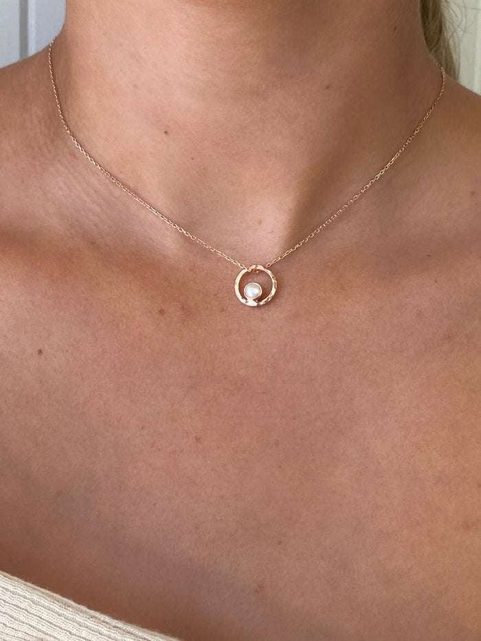 Sunset Swirls Pearl Necklace Rose Gold