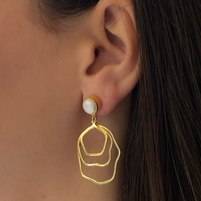 BOLD gold earrings with pearl stud