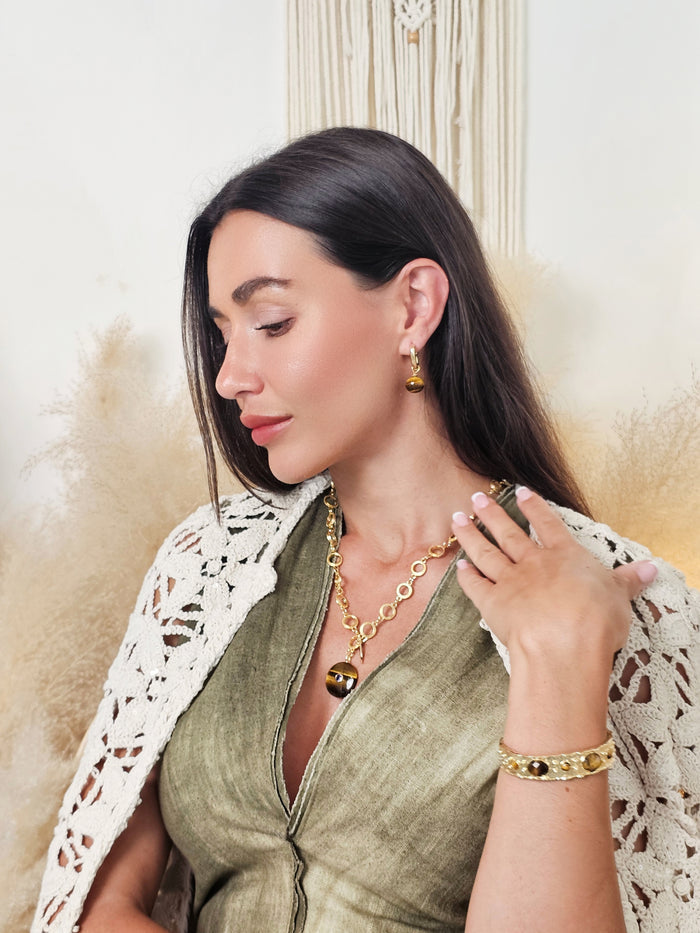 Tiger-eye Stone Setting Gold Bangle QB001