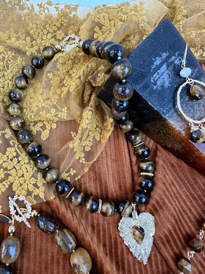Tiger Eye Stone With Leaf Pendant Necklace KN038 - FARRA