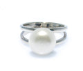 ladies pearl ring