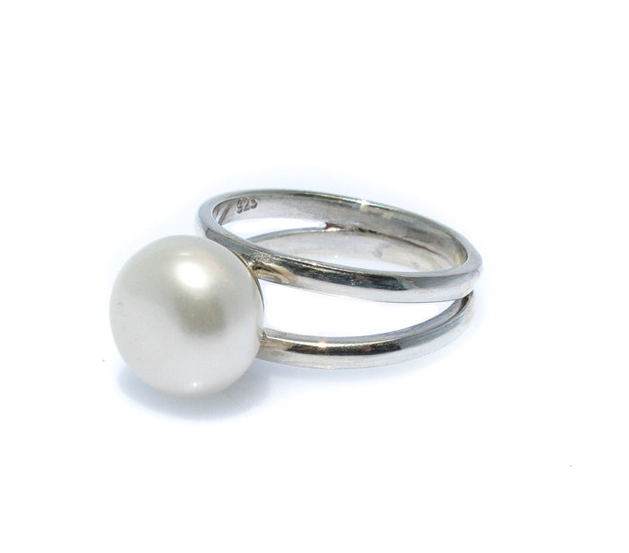 ladies pearl ring