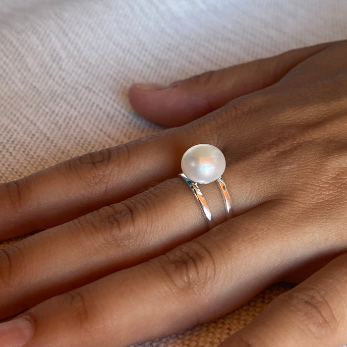 ladies pearl ring