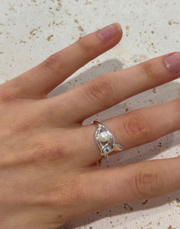 Whale Tail Ring Silver