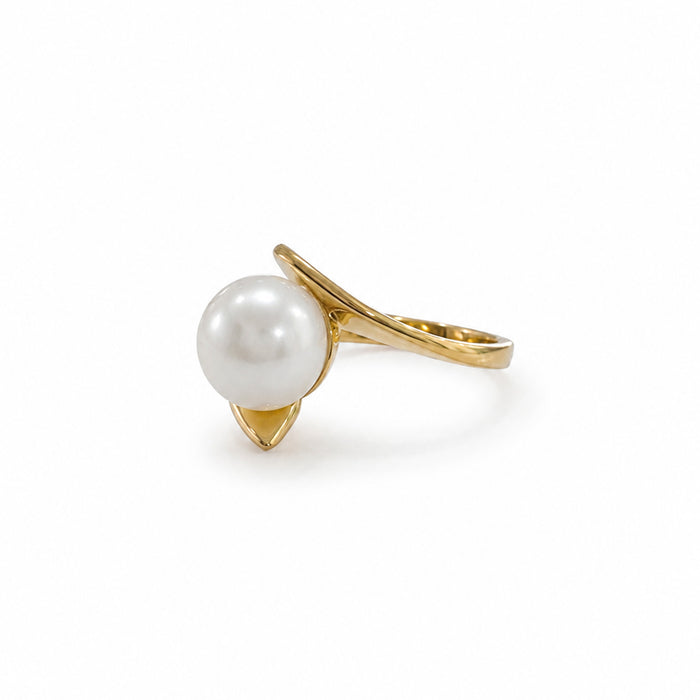 gold ring with freshwater pearl designed in broome western austraia by Lush designs jewellery
